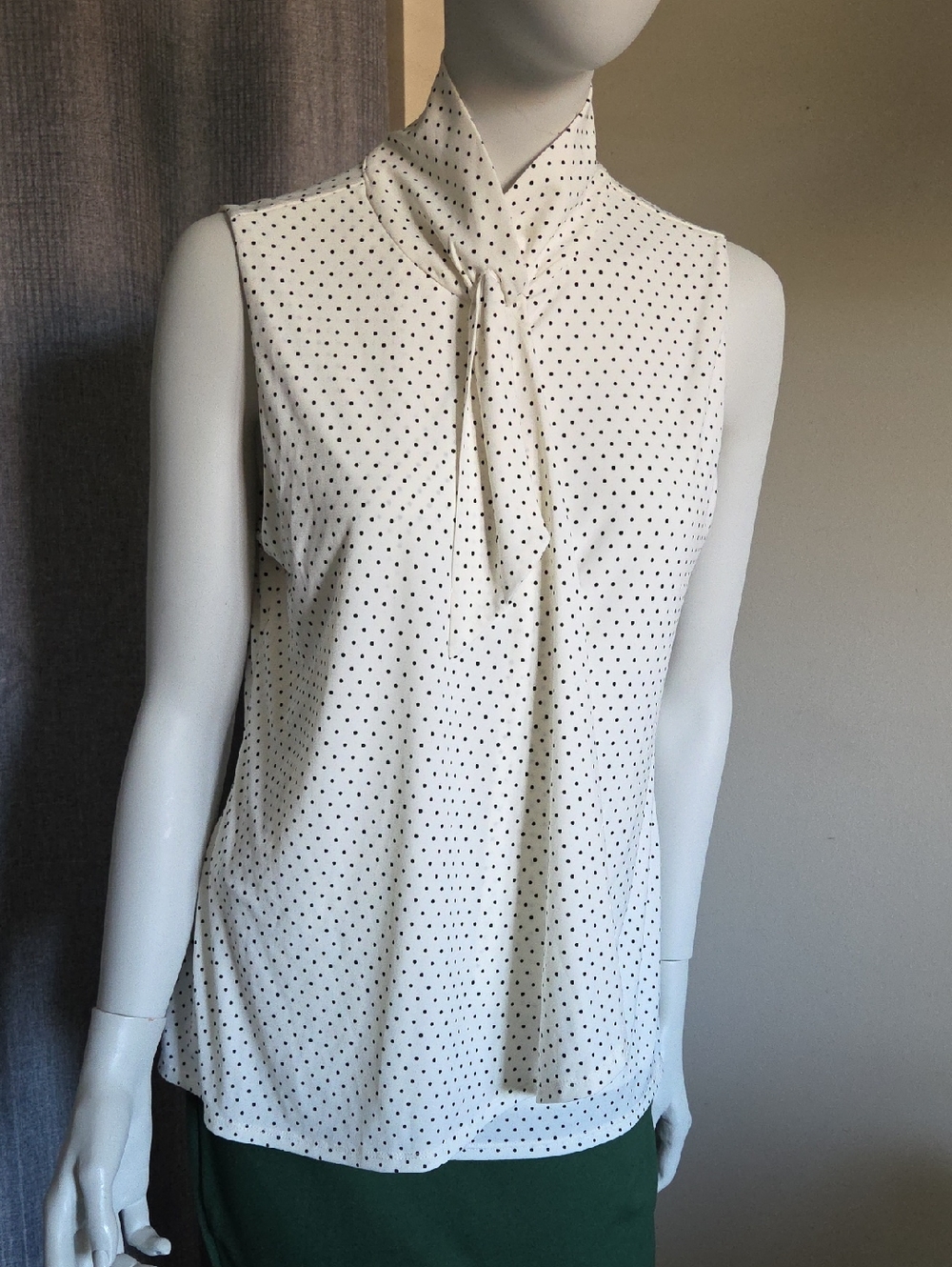 White House Black Market Cream Sleeveless Polka Dot Tie-Neck Blouse